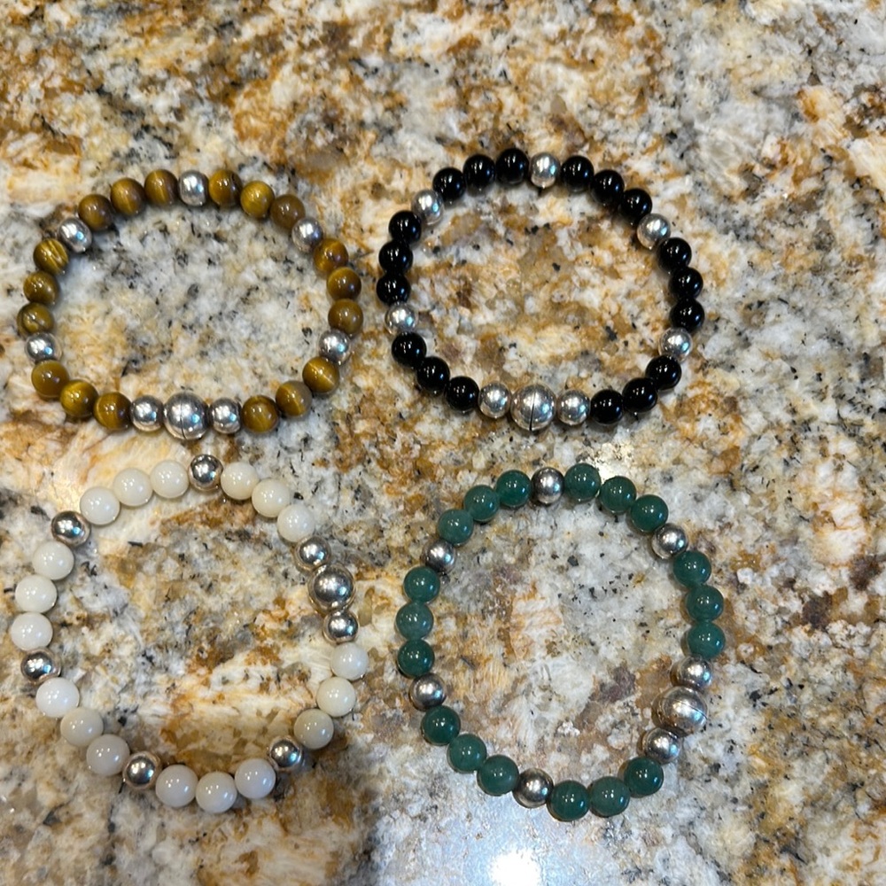 Elegant Beaded Bracelet Set - Gold, Black, Cream, Green